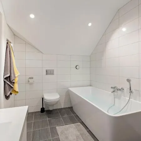 Chalet Panoramic Mountain & Views - Modern Large - Free Parking *