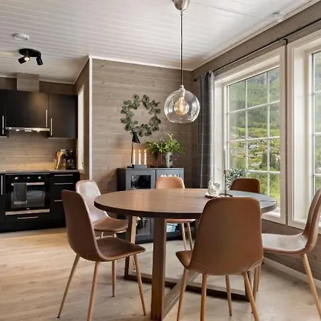 Panoramic Mountain & Views - Modern Large - Free Parking *